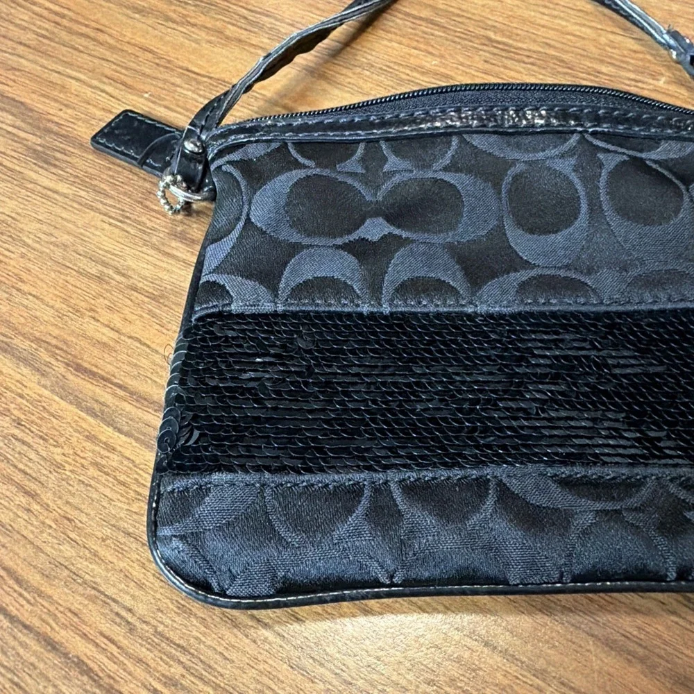Coach Clutch Wristlet Black On Black On Black Bougie Rachet See Description